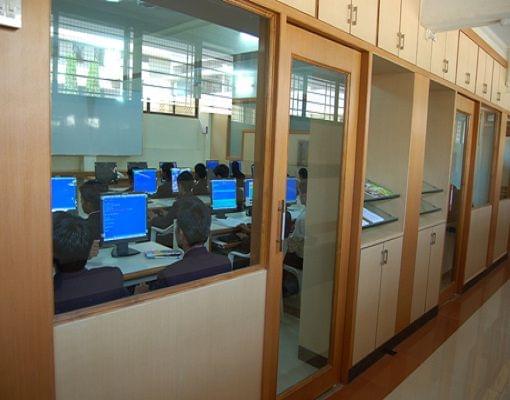 The New College Kolhapur Academic Building photo 3